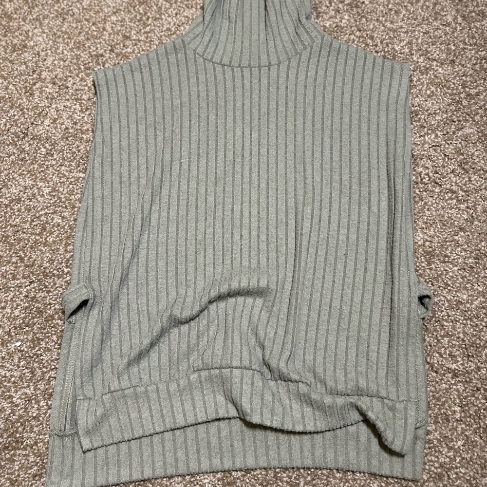 Sweater vest